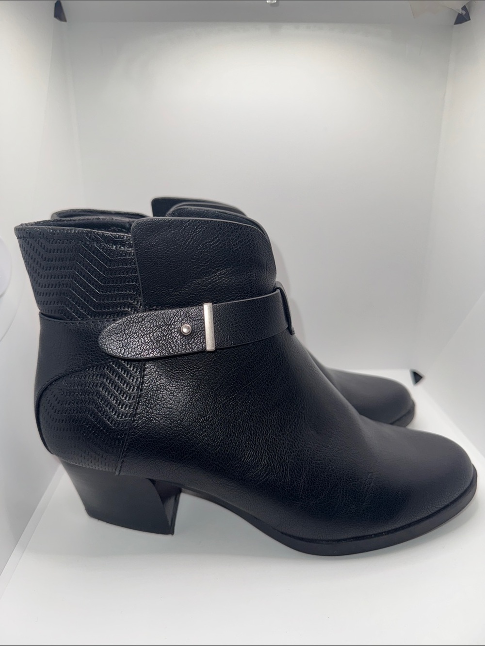 Baretraps Lane Ankle Boots Black Vegan Leather Women’s 9